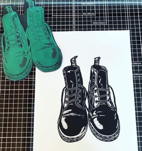 Doc Martens Illustration, Dr Martens Illustration, Doc Marten Tattoo, Dr Martens Drawing, Doc Martens Drawing, Dr Martens Tattoo, Blockprint Ideas, Linocut Prints Ideas, Basics Drawing