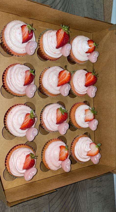 Strawberry Tres Leches Cupcakes, Tres Leche Cupcake, Tres Leches Cake Flavors, Tres Leches Cupcake, Mexican Cupcakes, Strawberry Tres Leches, Tres Leches Cupcakes, Pretty Sweets, Princess Food