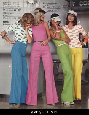 70s Fashion Pants, Catsuit Outfit, 70s Women Fashion, 1970 Fashion, 70s Clothes, Fashion Show Themes, Groovy Fashion, Fashion 1970s, Outfits 70s