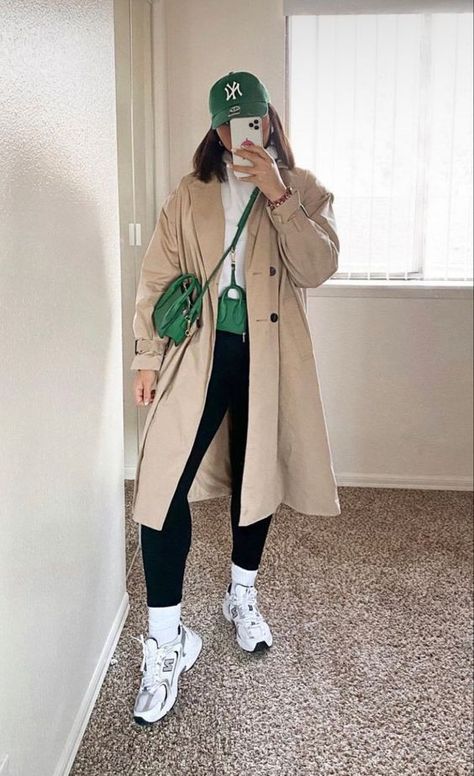 Ny Outfits, Nyc Outfits, Look Legging, New York Outfits, Black Leggings Outfit, Trench Coat Outfit, Europe Outfits, Winter Fashion Outfits Casual, Cold Outfits