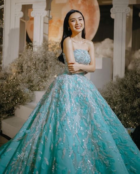 Francine Diaz Debut, 18th Birthday Shoot, Gown For Debut, Disney Prom Dresses, 18th Birthday Celebration, 18th Birthday Dress, Francine Diaz, Disney Prom, Debut Gowns