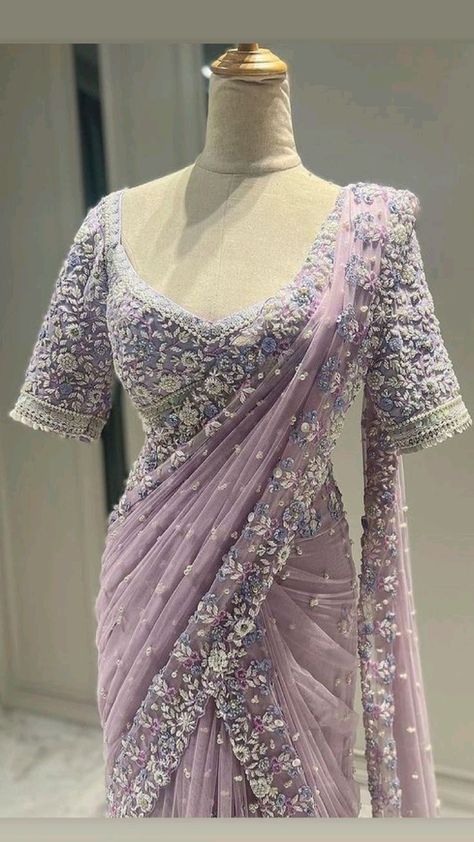 Simple Saree Designs, Trendy Outfits Indian, Saree Bollywood, Wedding Lehenga Designs, Fashionable Saree Blouse Designs, Gaun Fashion, Fancy Sarees Party Wear, Desi Fashion Casual, Saree Designs Party Wear