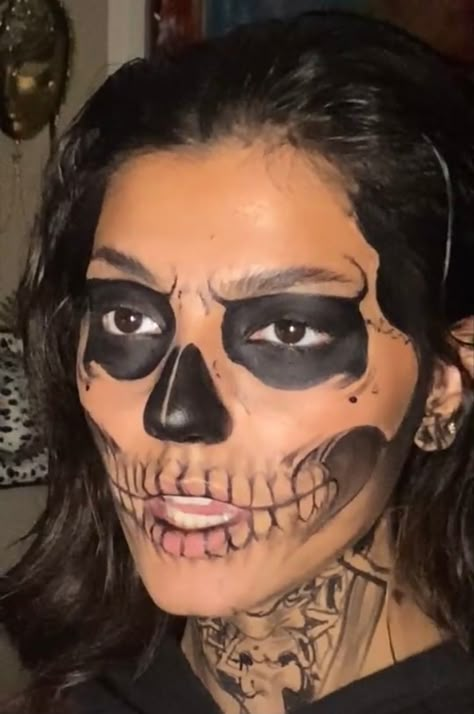 Skeleton Makeup Ideas, Skeleton Face Makeup, Skull Face Makeup, Grace Foster, Holloween Makeup, Hot Halloween Outfits, Skeleton Makeup, Tate Langdon, Halloween Eye Makeup