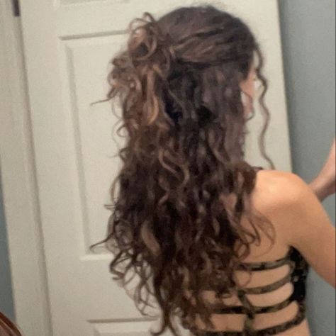 2b Hairstyles, Mid Length Curly Hairstyles, Brown Curly Hair, Wavy Haircuts, Wavy Hairstyles, Curly Hair Styles Easy, Hair Stylist Life, Hair Color Balayage, Asian Hair