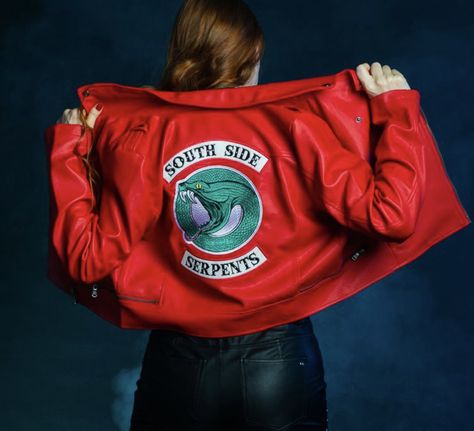 Riverdale Halloween Costumes, Cheryl Blossom Aesthetic, Southside Serpents, Riverdale Fashion, Fiery Red Hair, Riverdale Aesthetic, Riverdale Cheryl, Cheryl Blossom Riverdale, Blossom Season