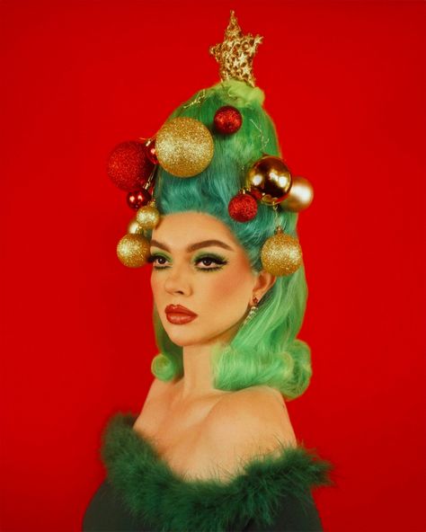 Christmas Hair Shoot, Vintage Christmas Outfit, Christmas Hair Ideas, Christmas Editorial, Vintage Christmas Party, Christmas Tree Hair, 12 Days Of Xmas, Xmas Fashion, Kitsch Christmas