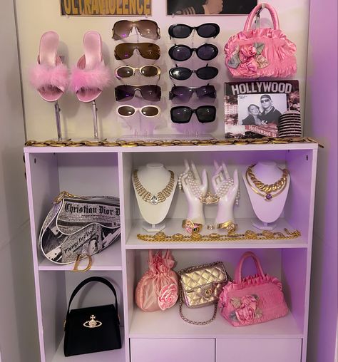 Paris Hilton Room Aesthetic, High Fashion Bedroom Decor, Bimbocore Decor, Fashion Inspired Room Decor, Fashionista Bedroom Aesthetic, Pretty Rooms Bedrooms Aesthetic, Get Ready Room Ideas Small Spaces, Fashion Bedroom Aesthetic, Mcbling Decor