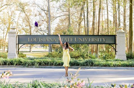 Lsu Senior Pictures, Wsu Graduation Pictures, Lsu Graduation Pictures, New Orleans Graduation Pictures, Decision Day Photoshoot Lsu, Lsu College Graduation Pictures, Nsu Graduation Pictures, Lsu Graduation, College Grad Pictures