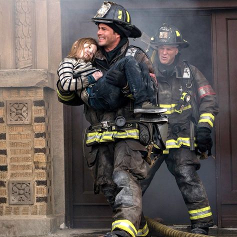 #chicagofire Firefighter Photography, Firefighter Brotherhood, Taylor Kinney Chicago Fire, Firefighter Art, Firefighter Paramedic, Firefighter Pictures, Wildland Firefighter, Taylor Kinney, Chicago Shows