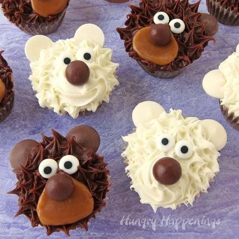 Easy Cupcake Decorating - Learn how to make adorably cute bear cupcakes. Cupcake Animals Easy, Bear Cupcakes Easy, Teddy Bear Party Food Ideas, Teddy Bear Picnic Cupcakes, Bear Hunt Cake, Teddy Bear Cupcake Cake, Going On A Bear Hunt Birthday Party, Brown Bear Cupcakes, Teddy Bear Cupcakes Ideas