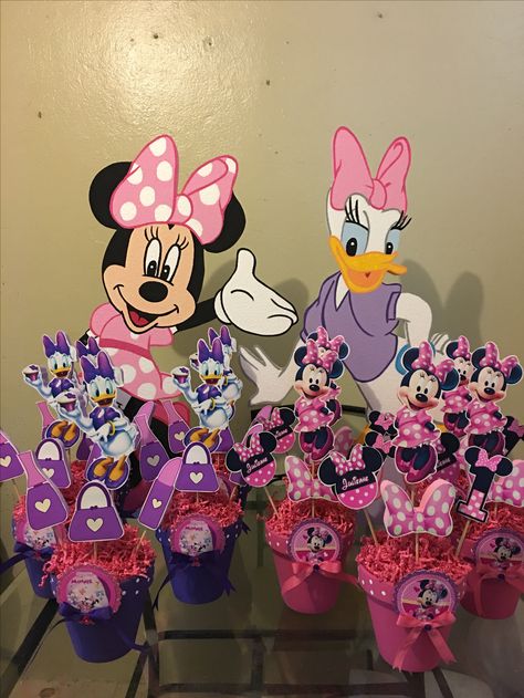 Minnie Bowtique Party Centerpieces, Minnie’s Bowtique Centerpieces, Minnie And Daisy Centerpieces, Daisy Duck Centerpiece Ideas, Daisy Duck Centerpieces, Minnie Bowtique Centerpieces, Minnie And Daisy Birthday Party Decor, Daisy And Minnie Birthday Party Ideas, Minnie Mouse And Daisy Duck Party