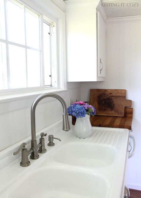 Keeping It Cozy: Kitchen Update: The Sink Area Old Farmhouse Sink, Farmhouse Sink With Drainboard, Cast Iron Farmhouse Sink, Kitchen Sink Remodel, Vintage Kitchen Sink, Farm Sinks, Vintage Sink, Best Kitchen Sinks, Drainboard Sink