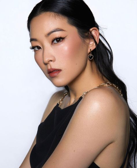 Amren Aesthetic, Kira Yukimura, Arden Cho, Acotar Series, School For Good And Evil, Ocean Eyes, Face Drawing Reference, Targaryen Aesthetic, Court Of Thorns And Roses