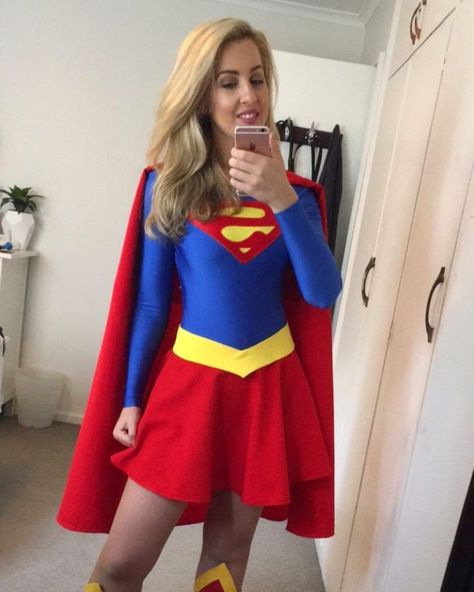 Supergirl Costume Diy, Superwoman Costume, Supergirl Movie, Superhero Costumes Female, Superman Cosplay, Cosplay For Women, Supergirl Costume, Superman Costumes, Supergirl Cosplay