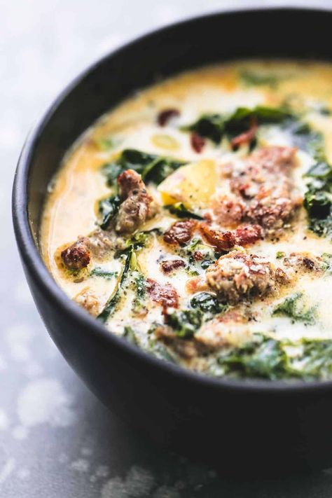 Easy Olive Garden Zuppa Toscana Soup - Creme De La Crumb Toscana Soup Olive Garden, Olive Garden Zuppa Toscana Soup, Zuppa Toscana Soup Olive Garden, Soup Olive Garden, Olive Garden Zuppa, Olive Garden Zuppa Toscana, Zuppa Toscana Soup, Olive Garden Recipes, Tuscan Soup