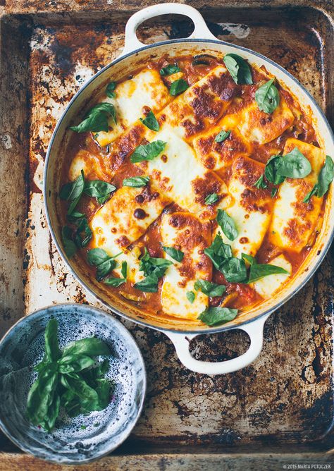 Haloumi Bake (zucchini, onion, tomato, lamb sausages, haloumi, cumin, turmeric, basil...). Winter warming comfort food. – I Quit Sugar Halloumi Bake, Pants 2020, Bake Zucchini, Lamb Recipes, Lazy Sunday, Sausages, Tex Mex, Greek Recipes, Main Meals