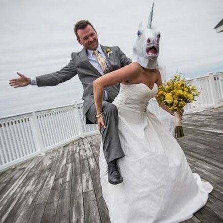 My future wedding photo! Funny Wedding Ideas Hilarious, Draw Otp, Strange Wedding, Tacky Wedding, Russian Wedding, Funny Wedding Photos, Photo Fails, Bad Puns, Funny Wedding