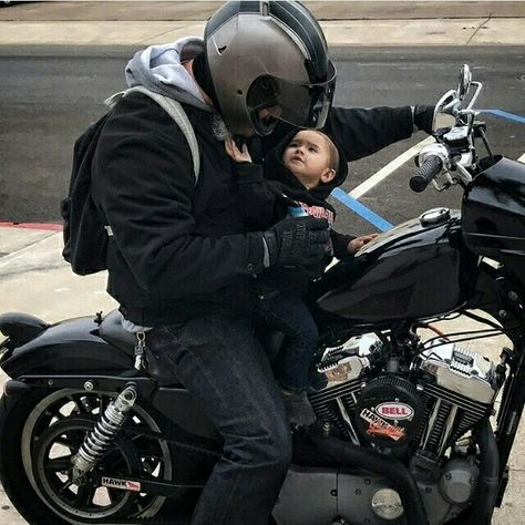 Biker Boyfriend Aesthetic, Velodrome Marseille, Cool Sunset, Motorcycle Baby, Motorcycle Guy, Biker Couple, Hot Biker Guys, Motocross Love, Bike Aesthetic