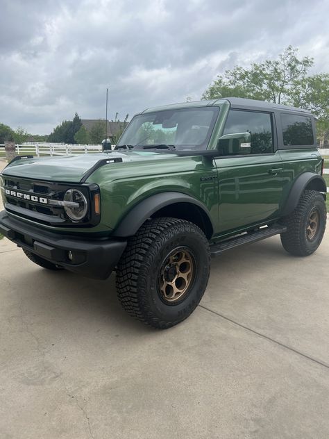 Forest Green Bronco, Dark Green Ford Bronco, Dark Green Bronco, Bronco Sport Aesthetic, Green Ford Bronco, Green Bronco, Best Rc Cars, Bronco Truck, Green Truck