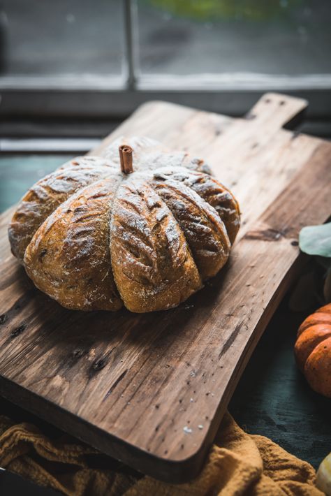 Pumpkin Sourdough, Sourdough Loaf, Pumpkin Loaf, Bread Shaping, Leftover Bread, How To Make Pumpkin, Sourdough Bread Recipe, No Knead Bread, Pumpkin Flavor