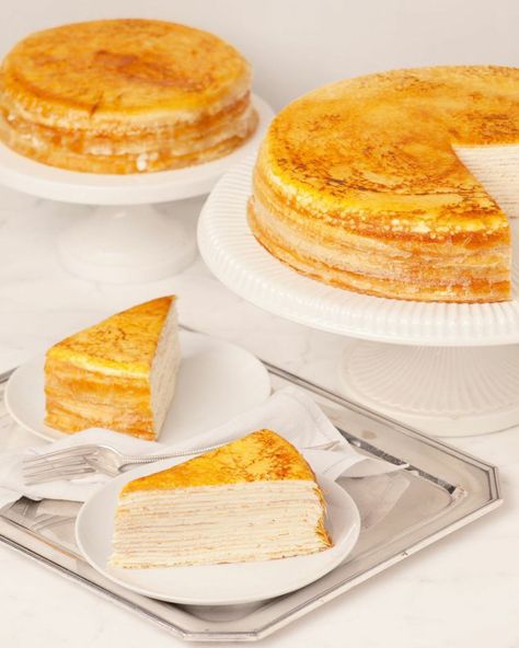 Lady M Crepe Cake, Crêpe Recipe, Elegant Cake, Mille Crepe, Gourmet Food Gifts, Crepe Cake, Caramelized Sugar, Order Cake, Pastry Cream