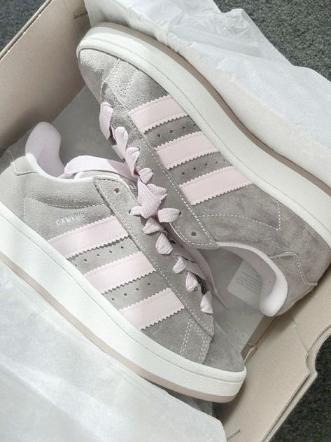 Sneaker Inspo Women, Adidas Campus Shoes, Pretty Sneakers, Back To School Shoes, Trendy Shoes Sneakers, Pretty Shoes Sneakers, Shoe Wishlist, Shoes Outfit Fashion, Adidas Shoes Women