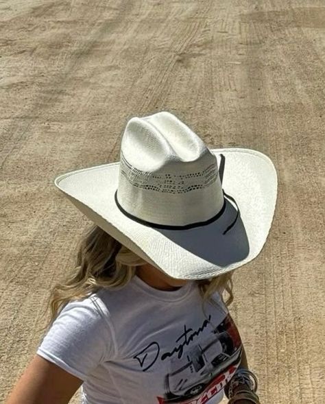 Cowboy Boot Pictures, Country Outfits Aesthetic, Stampede Aesthetic, Neon Cowgirl, Picture Inspo Instagram, Brain Map, Cabin Summer, West Aesthetic, American Aesthetic