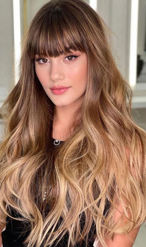 33. Honey beauty Blonde balayage looks are great for those who want to go blonde for the first time, but not too blonde. As... Balayage With Bangs, Balayage Bangs, Honey Beauty, Gorgeous Hair Color, Long Curly Wig, Permanent Hair Dye, Long Hair With Bangs, Long Blonde, Haircut For Thick Hair