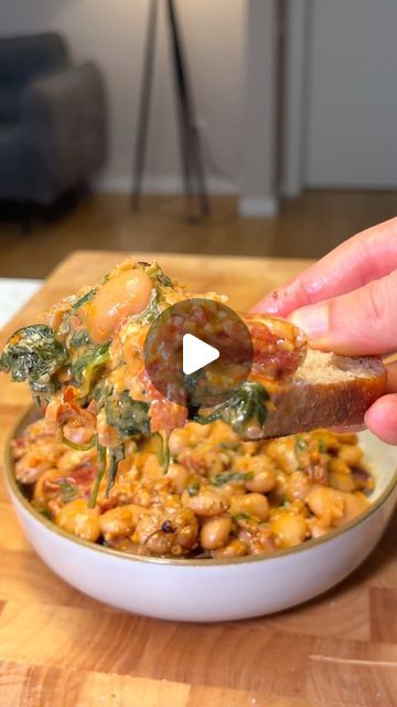 Ahmad Noori on Instagram: "One Pot Creamy Tuscan Bean and Sun-Dried Tomato Skillet

𝐅𝐔𝐋𝐋 𝐑𝐄𝐂𝐈𝐏𝐄 𝐎𝐍 𝐌𝐘 𝐁𝐋𝐎𝐆
𝐃𝐫𝐯𝐞𝐠𝐚𝐧𝐛𝐥𝐨𝐠 𝐝𝐨𝐭 𝐜𝐨𝐦 (𝐋𝐈𝐍𝐊 𝐈𝐍 𝐌𝐘 𝐁𝐈𝐎)

#veganmeal #veggierecipes #beans #butterbean #vegan #onepot #veganrecipes #butterbeans #beans #stews #stew #souprecipe #easyrecipes #onepotmeals #plantbasedfood #veganlunch #veganfood #veganrecipe #onepotmeal #easyrecipe #veganfoodporn #quickrecipe #vegetarianrecipes #easysoup #vegancomfortfood #vegetarian #lazyvegan #easyrecipes #easyveganmeals #vegandinner" Cannelloni Beans, Dr Vegan, Butter Beans Recipe, Vegetarian Comfort Food, Plant Based Cookbook, Vegan Comfort Food, Vegan Cookbook, Lentil Recipes, Easy Soups