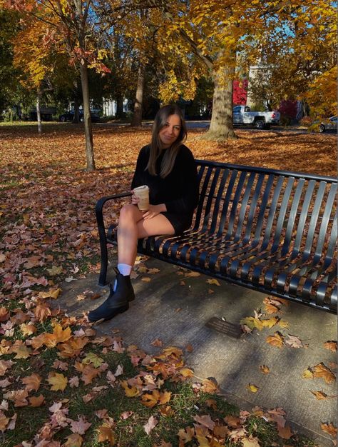 Bench Picture Poses, Bench Poses, Elves Workshop, Park Pictures, Autumn Park, Fall Birthday, Fall Photoshoot, Fall Photos, Strike A Pose