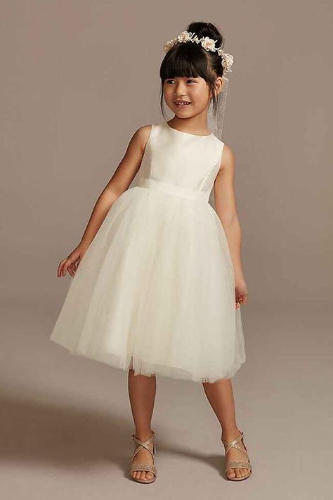 simple flower girl dress davids bridal Modern Flower Girl Dresses, Simple Flower Girl Dresses, Gaun Tulle, Dreamy Flowers, Blush Flower Girl Dresses, Tea Length Tulle, Tulle Flower Girl, Tulle Flowers, Bridal Flower