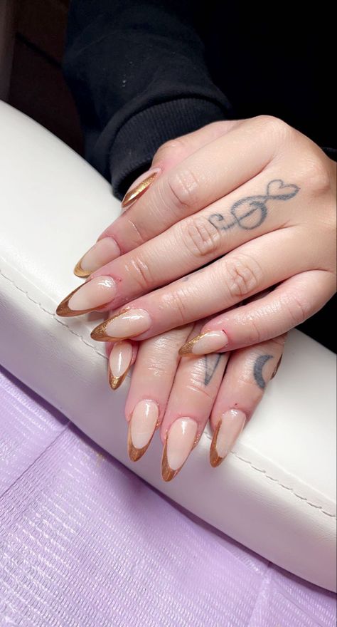 #gelnails #frenchtipnails #nails #chromenails #almondnails #mediumnails #fallnails #thanksgivingnailcolors #nailinspiration #naildesign Chrome French Tip, Chrome French, French Tip Nails, Nail Tips, Copper, Nails