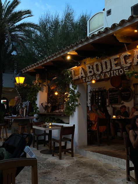 #mallorca #restaurant #love Mallorca Nightlife, Mallorca Photo Ideas, Mallorca Restaurant, Vintage Lover, Featured Art, Travel Dreams, Night Life, Timeless Design, Art Nouveau