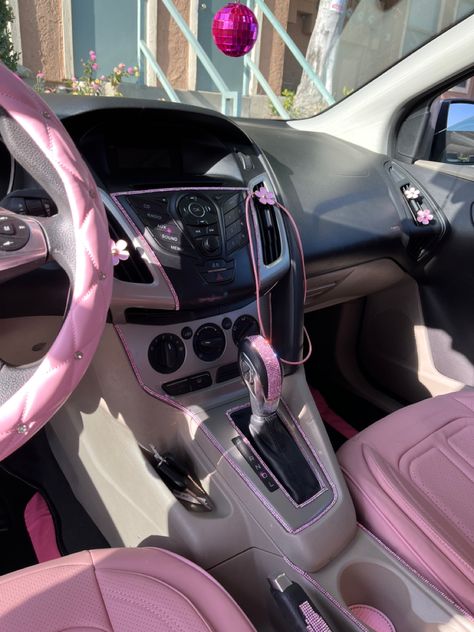 Pink And Tan Car Interior, Baddie Car Interior Decor, Pink Car Interior Aesthetic, Pink Range Rovers, Pink Car Interior, Pink Car Seat, Princess Car, Pink Car Accessories, Car Interior Diy