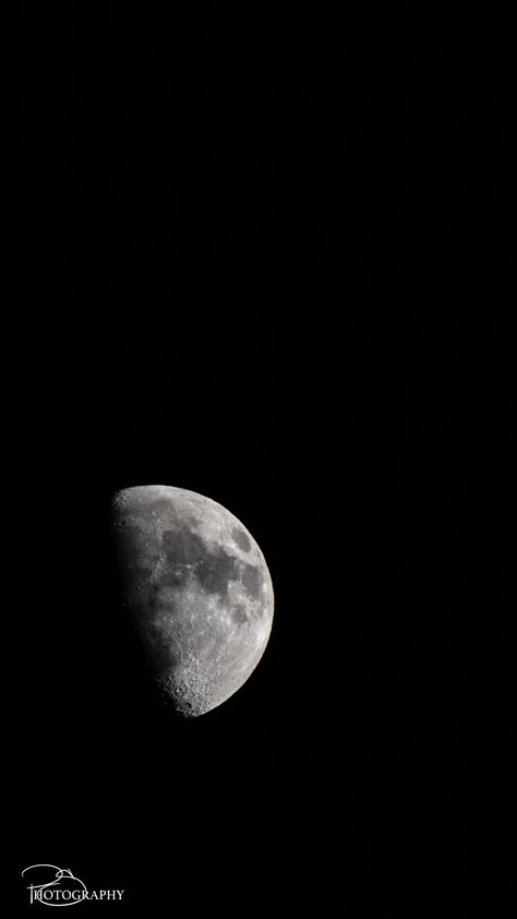 A beautiful clear moon on waxing gibbous phase. Waxing Gibbous Phase, Waxing Gibbous Moon, Gibbous Moon, Facing The Sun, Iphone Backgrounds, Iphone Background, The Sun, Celestial Bodies, Moon