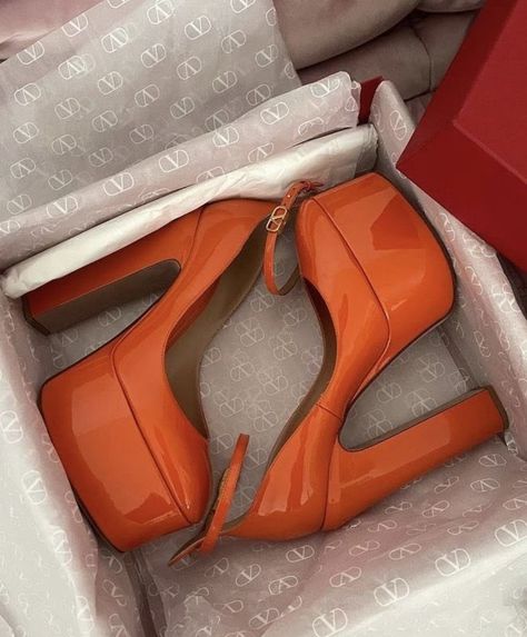 Valentino Platform Heels, Valentino Platform, Heels Aesthetic, Orange Heels, Dr Shoes, Funky Shoes, Platform High Heel Shoes, Orange Shoes, Shoe Inspiration