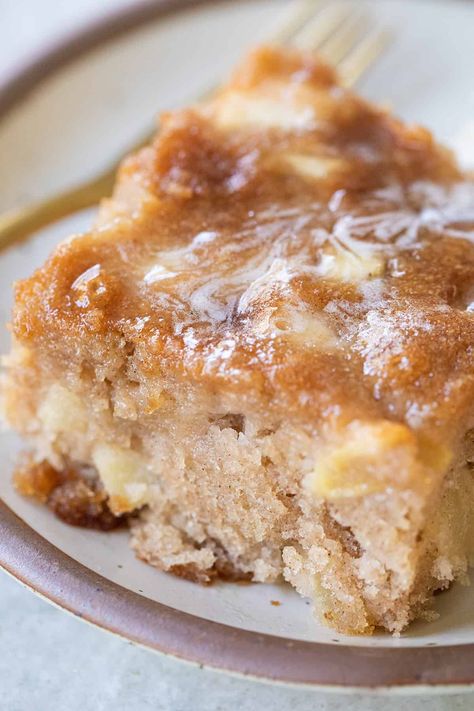 Apple Cake With Icing, Old Fashioned Apple Cake, Old Fashioned Apple Cake Recipe, Fresh Apple Cake Recipe, Apple Desert, Apple Dessert Recipes Easy, Apple Cake Recipe Easy, Moist Apple Cake, Cakes Easy