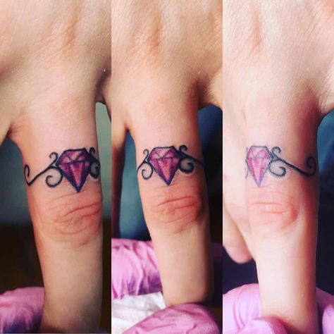 Diamond Finger Tattoo, Ring Tattoo Ideas, Ring Tattoo Designs, Wedding Band Tattoo, Meaningful Wrist Tattoos, Ring Tattoo, Wedding Ring Tattoo, Tattoo Wedding Rings, Ring Finger Tattoos