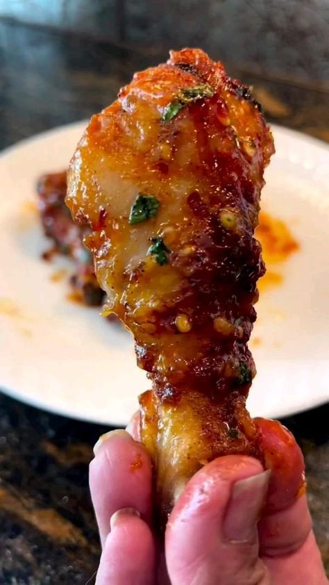 Garlic Butter Chicken Wings, Butter Chicken Wings, Ayam Bakar, Garlic Butter Sauce, Garlic Butter Chicken, Tasty Recipes Videos, Food Recepie, Cayenne Pepper, Chicken Dishes Recipes