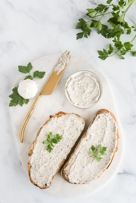 Flatbread Food Photography, Marble Food Photography, Neutral Food Photography, Toast Photography Food Styling, Cheese Photography Food Styling, Food Photography Breakfast, Flat Lay Food Photography, Cheese Food Photography, Toast Photography