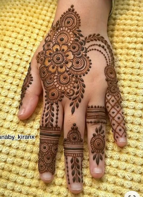 Back Mehndi Designs, Back Mehndi Design, Easy Mehndi Designs, Simple Mehendi Designs, Henna Tattoo Designs Hand, Easy Mehndi, Mehndi Designs For Kids, Simple Mehndi Designs Fingers, Very Simple Mehndi Designs