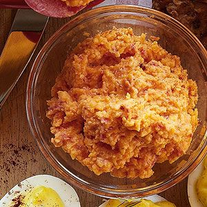 Tricia Yearwood Recipes, Trisha Yearwood Recipes, Cheese Spread Recipes, Pimento Cheese Spread, Toppings Bar, Pimento Cheese Recipes, Pimiento Cheese, Trisha Yearwood, Queso Cheese