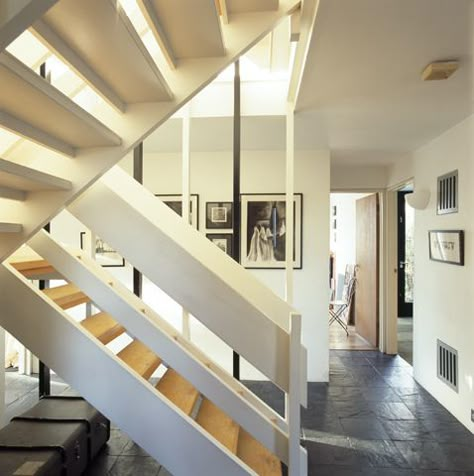 70s staircase by jamesbalston, via Flickr  white beam, grey floor, open wood stairs with painted under side and front overhang Stairs Repair, Paint Stairs, Open Stairs, Timber Staircase, 70s Interior, White Beams, Stairs Makeover, Open Staircase, Staircase Makeover