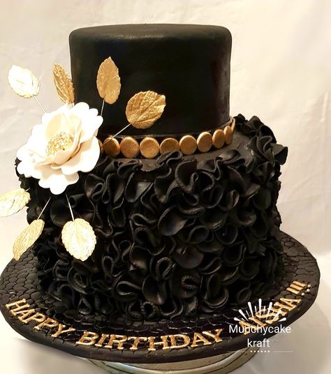 Black elegant two tier cake. Double Decker Cake, 3 Tier Birthday Cake, Tiered Cakes Birthday, Two Tier Cake, Tier Cake, Tiered Cakes, Birthday Cakes, Black Design, Vanilla Cake