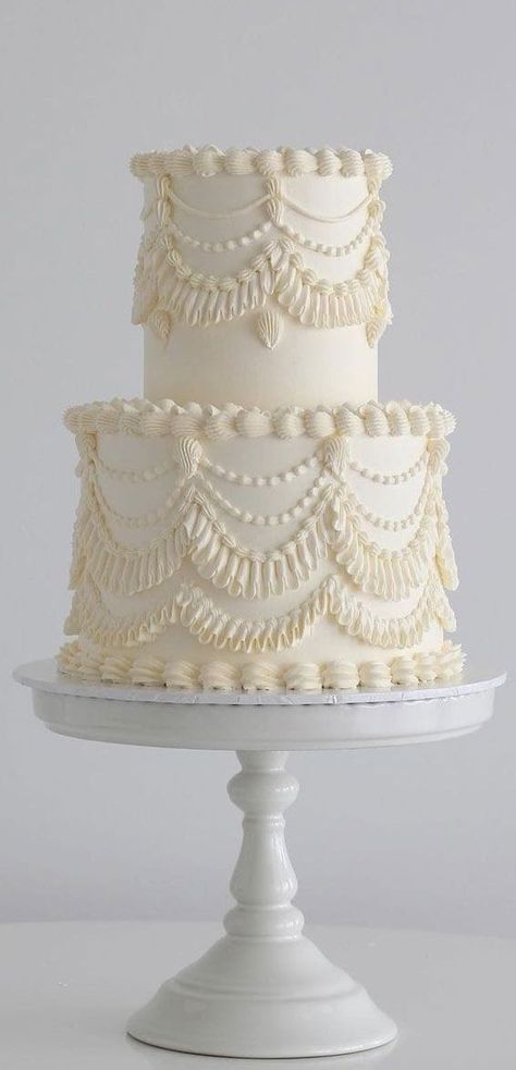 Latest Cake Trends 2023, Art Nouveau Wedding Cake, Simple 3 Tier Wedding Cake, Cake Trends 2023, Wedding Cake 2023, 1920s Wedding Cake, Cakes 2023, Fake Wedding Cakes, Cake 2023