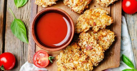 Almond Crusted Pork Tenders are crispy, packed with flavor, and the perfect Paleo, Whole30, low carb, and healthy meal. Corn Flake Chicken Tenders, Lotus Seafood, Corn Flake Chicken, Spicy Sauce Recipe, Crunchy Chicken Tenders, Crusted Chicken Breast, Almond Crusted Chicken, Crusted Chicken Tenders, Corn Flake