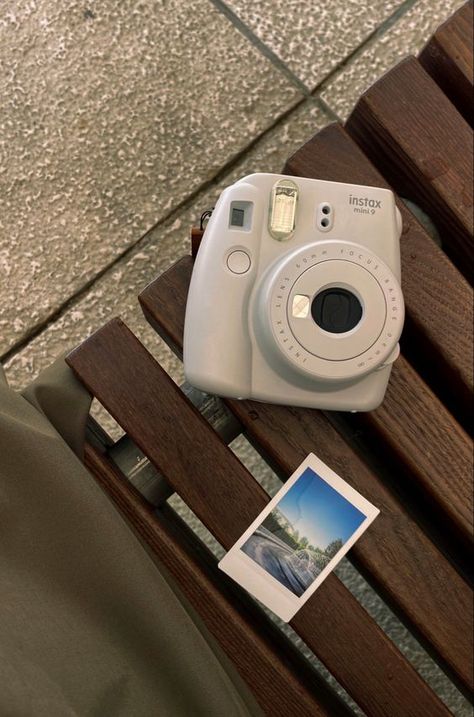 #instax #polaroid #camera #beach #pretty #sunset  #photography #photo #camera #instagram #influencer #moments #aesthetic #summer #tiktok #ootd #apartment #interior #wallart #art Memorable Gifts For Best Friends, Bestie Birthday Gift Ideas, Instax Mini Ideas, Instax Mini 12, Gift Ideas For Best Friend, 9 Film, Instax Mini 9, Instax Camera, Instax Photos