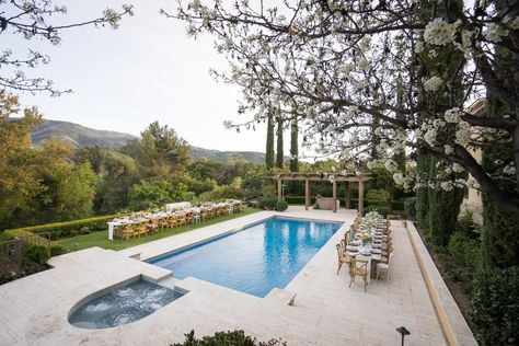 Dinner set up around pool at Casa Elar.  Ojai Valley Inn & Spa - Casa Elar Wedding | Miki & Sonja Photography | www.mikiandsonja.com Ojai Valley Inn And Spa, Indoor Outdoor Space, Ojai Valley Inn, Ojai Wedding, Ojai Valley, Photography Los Angeles, Los Angeles Wedding Photographer, Los Angeles Wedding, Wedding Receptions