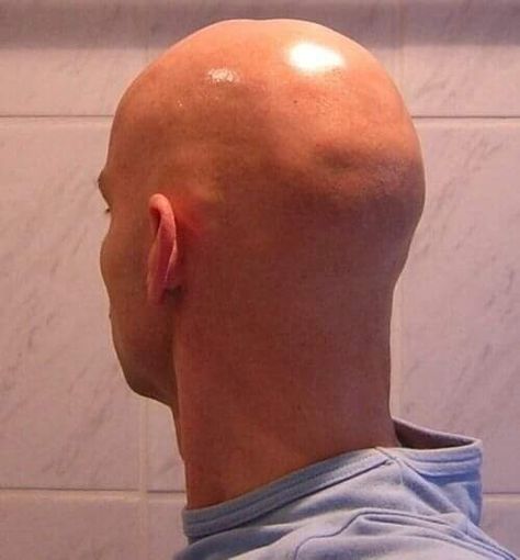 Shaving Head Bald, Bald Boy, Gay Outfits, Low Taper Fade, Bald Men Style, Bald Look, Faded Hair, Taper Fade, Bald Men