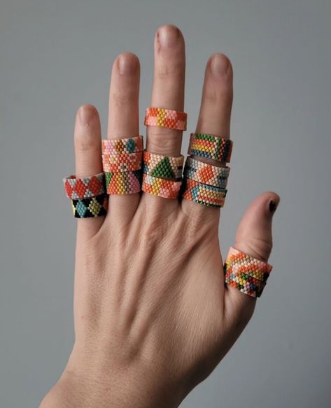 Beaded Snake Ring, Miyuki Ring, Loom Pattern, Bead Loom Bracelets, Diy Rings, Miyuki Beads, Bead Work Jewelry, Beading Projects, Bracelet Crafts